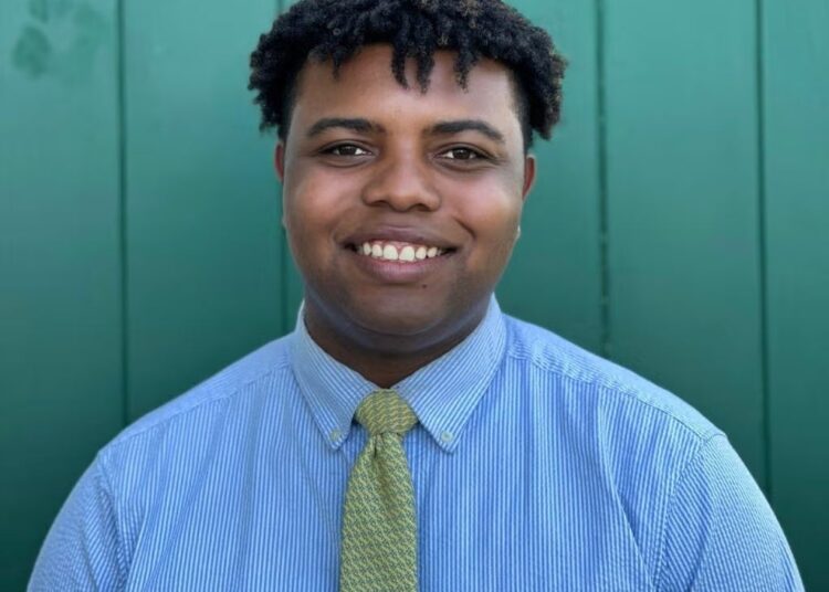 Headshot of Cameron Davis