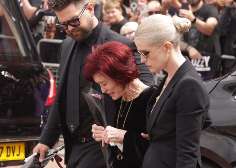 Sharon Osbourne Looks Solemn While Stepping Out in Public For First Time Since Ozzy’s Death – Globe Magazine