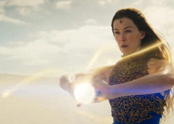 Moiraine casting a spell in The Wheel of Time