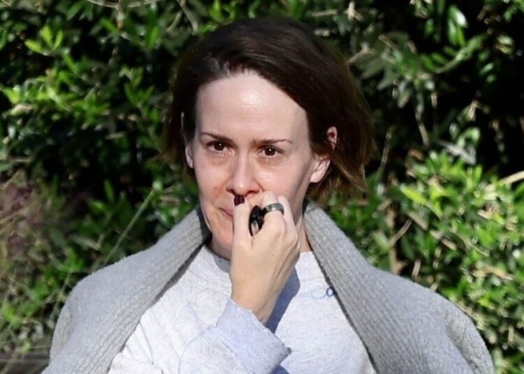 Somber Sarah Paulson seen outside Diane Keaton's home - Celebrity News - Entertainment