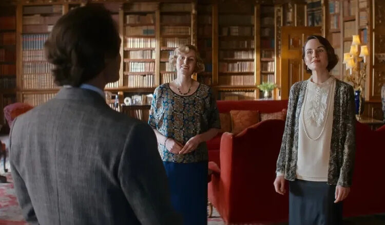 Jack Barber talking to Edith and Mary Crawley in Downton Abbey: A New Era