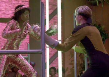 Tasha Yar fighting with Lutan on Star Trek: The Next Generation