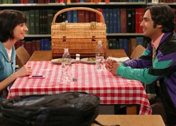 Lucy and Raj have a picnic on "The Big Bang Theory"
