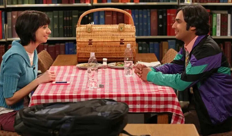 Lucy and Raj have a picnic on "The Big Bang Theory"