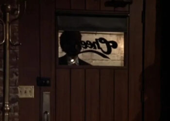 Bob Broder in the shadows in "Cheers"