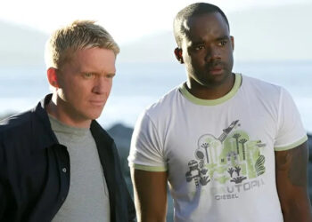 Johnny takes the help of physiotherapist Brice Lewis in The Dead Zone