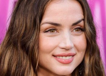 Tom Cruise 'splits from girlfriend Ana de Armas' after romance - Celebrity News - Entertainment