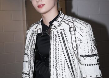 Tomorrow x Together Talk Contract Renewal, Solo Stages, New Era