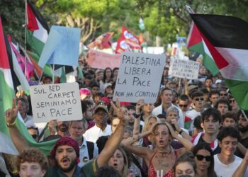 Top Hollywood actors and directors pledge to boycott Israeli film institutions