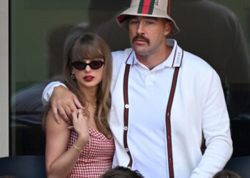 Travis Kelce hilariously reacts to Taylor Swift's new song Wood - Music News