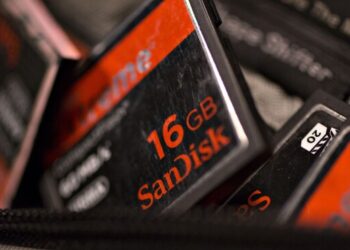 Viasat Defeats SanDisk In-Flight Entertainment Patent Dispute