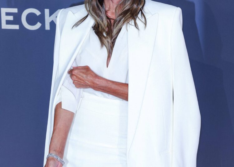 Victoria Beckham Frets That Her Singing Could Derail Spice Girls Reunion: ‘I Was Never That Great’ – Star Magazine