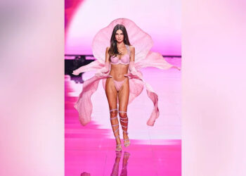 Emily Ratajkowski walked the runway at the Victoria's Secret Fashion Show in a pink lingerie set.