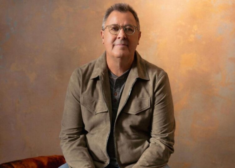 Vince Gill marks 50 years in music with new EP series '50 Years From Home'