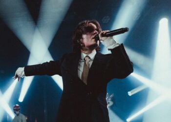 Watch Christine & The Queens debut new song 'Ah Ya' and perform hits for first time in six years at Because Beauborg in Paris