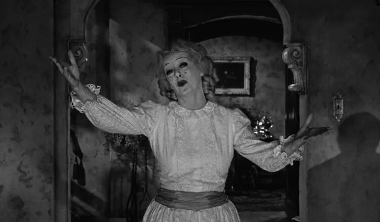 Baby Jane sings in What Ever Happened to Baby Jane? (1962)