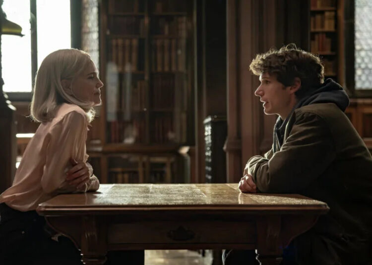Nicholas Denton as Guy Anatole and Elizabeth McGovern as Helen — 'Talamasca' Season 1, Episode 1