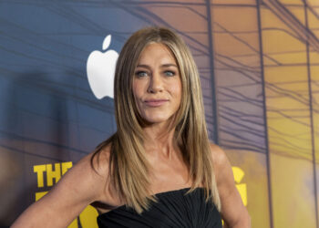 Why Jennifer Aniston Passed on Hosting ‘SNL’ the First Time: ‘I Had This Self-Righteous Attitude’ – Globe Magazine