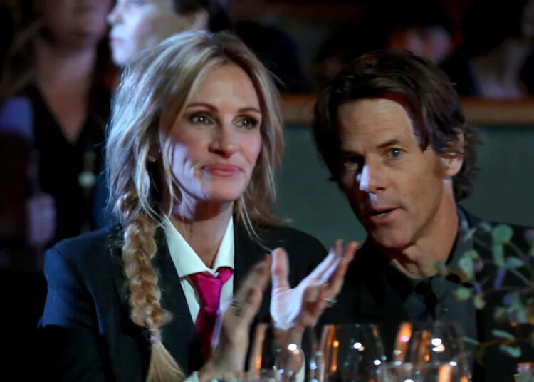 Julia Roberts and Danny Moder