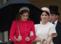LONDON, ENGLAND - MAY 21: Princess Beatrice (C) and Princess Eugenie (in white) arrive for the Sovereign's Garden Party at Buckingham Palace on May 21, 2024 in London, England. (Photo by Yui Mok-WPA Pool/Getty Images)