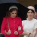 LONDON, ENGLAND - MAY 21: Princess Beatrice (C) and Princess Eugenie (in white) arrive for the Sovereign's Garden Party at Buckingham Palace on May 21, 2024 in London, England. (Photo by Yui Mok-WPA Pool/Getty Images)