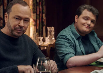 Sean and Danny Reagan at dinner in "Blue Bloods"