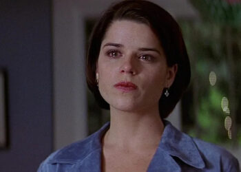 Sidney looking teary-eyed in Scream 2