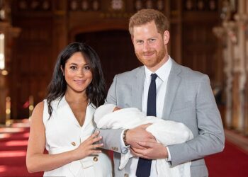 Meghan Markle and Prince Harry announce the birth of their son Prince Archie in 2019