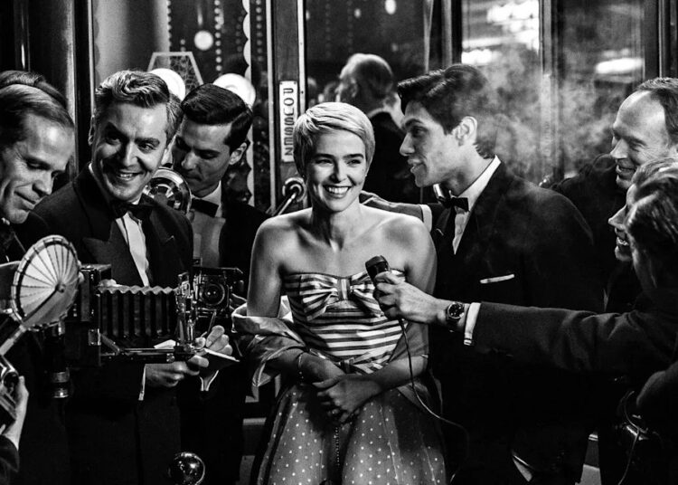 Zoey Deutch as Jean Seberg, center, in a scene from "Nouvelle Vague." (Jean-Louis Fernandez/Netflix via AP (Jean-Louis Fernandez/Netflix)