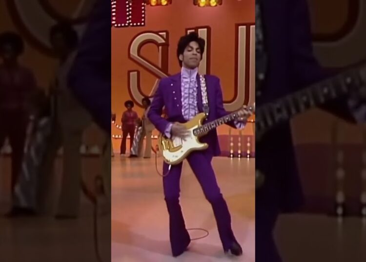 Prince Brings Royalty On Soul Train. #prince #soultrain