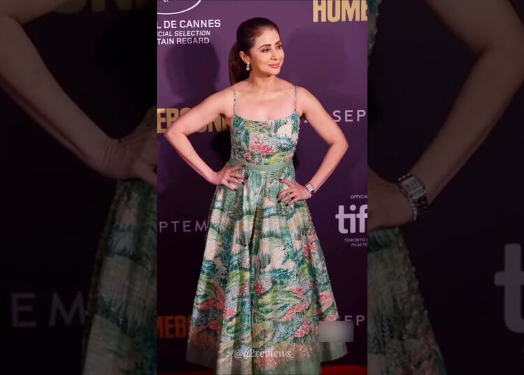 From Child Artist to Style Icon – Urmila Matondkar’s Inspiring Journey 🥰 #shorts #a2reviews