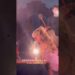¡Sabrina Carpenter acaba de proponerle a un fan en el escenario! #artist