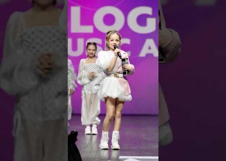 BLOGGERS MUSIC AWARDS #дашасамошкина #dance #model #artist #funny #music #world #fashion #youtube