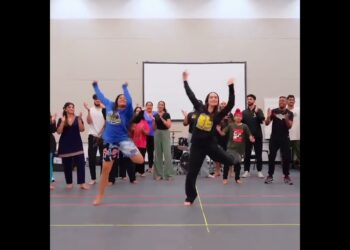 Best Girl Bhangra Steps to Karan Aujla and Ed Sheeran Song Symmetry #bhangraempire #symmetry