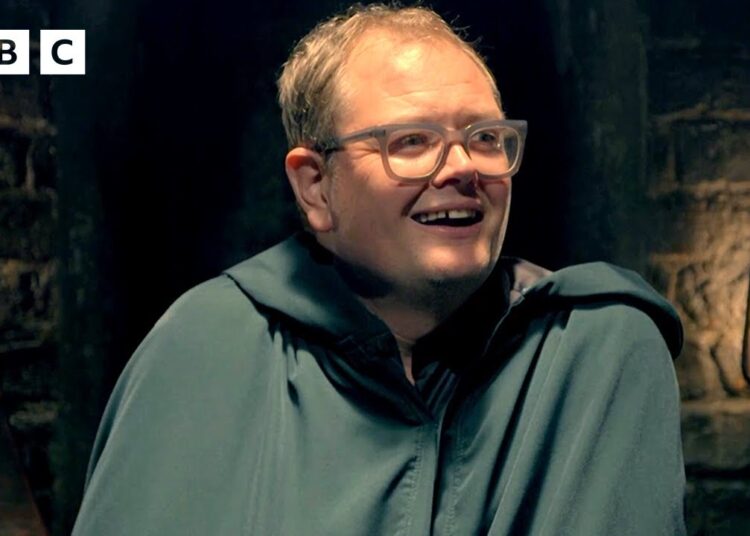 8 minutes of pure Alan Carr-shaped joy | The Celebrity Traitors – BBC