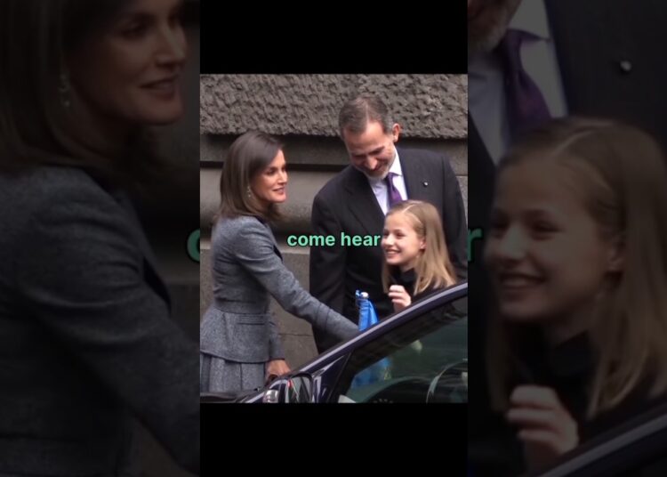 Come on future queen 🔒come in front of the public/royal family of Spain#leonor#princess#royal#new.