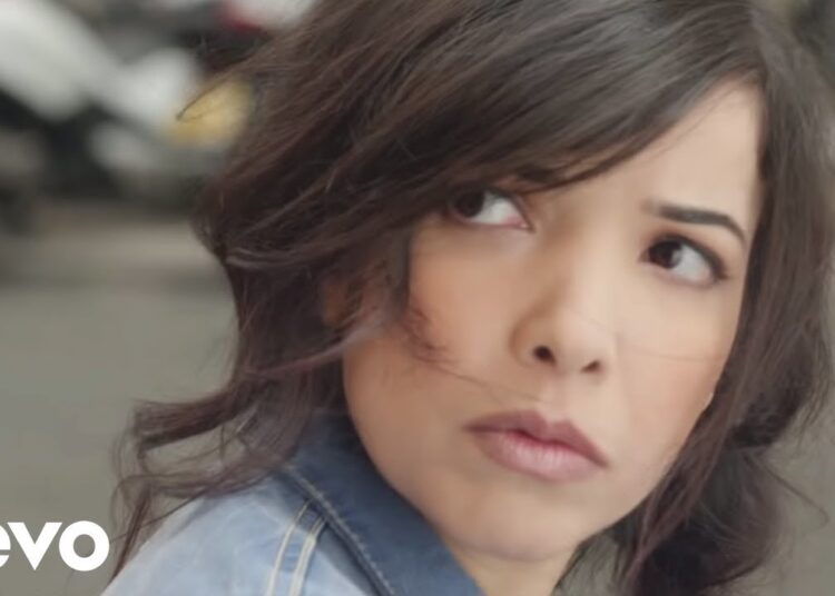 Indila – Dernière Danse (Clip Officiel)