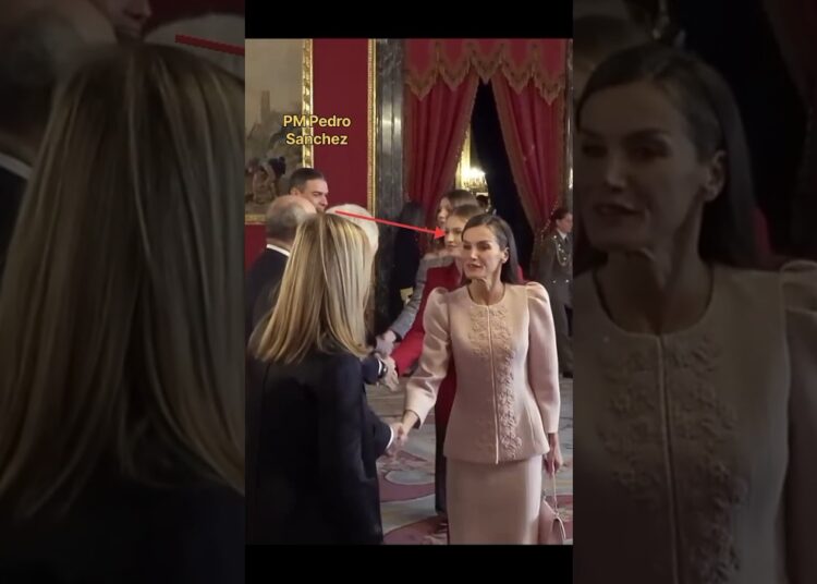 first meeting with 💢PM Pedro Sanchez/Royal family of Spain#leonor#pedro#sofia#new.
