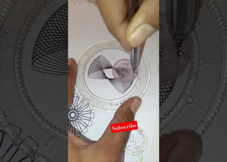 Satisfying spirograph drawing art 😍. #shorts #viral #satisfying #spirograph #artist #usa #2024