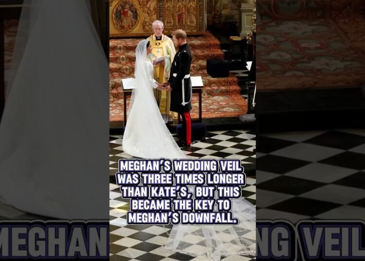 The difference between Meghan’s and Kate’s wedding dresses #shortvideo #royal #celebrity #news