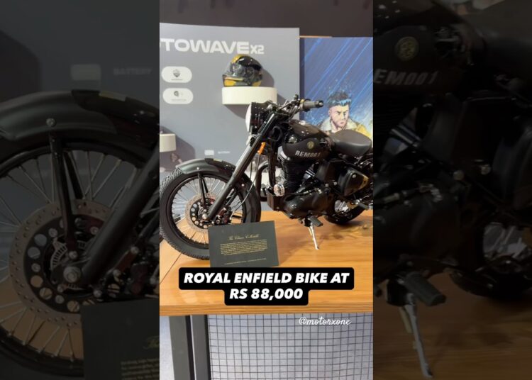 Royal Enfield Classic 350 Collectible for Enthusiasts🔥#royalenfield #classic350 #motorxone