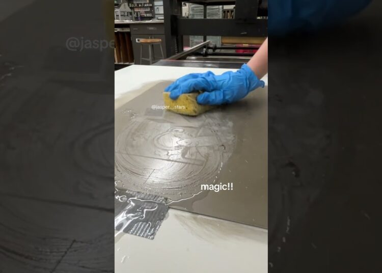 magic is the only explaination! #lithography #litho #printmaking  #y2k #art #magic #artist