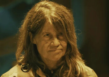Linda Hamilton's Anya is seen in closeup in Osiris