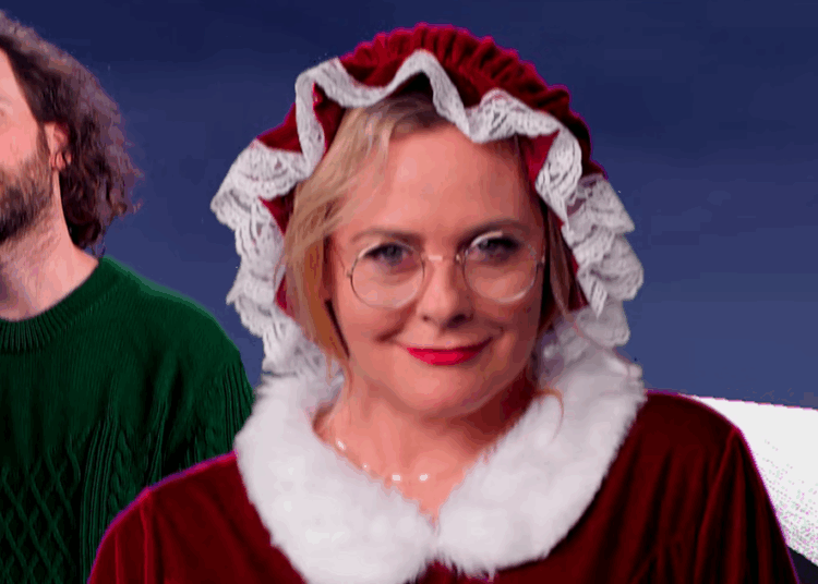 Alicia Silverstone Stars in Kyle Mooney Xmas Music Video