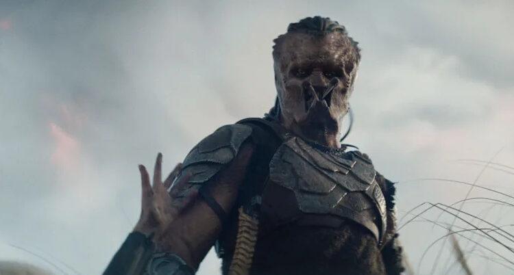 Dimitrius Schuster-Koloamatangi as Dek in 20th Century Studios' "Predator: Badlands."