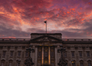 Buckingham Palace 'in fear’ as insiders worry about a royal 'gone rogue'