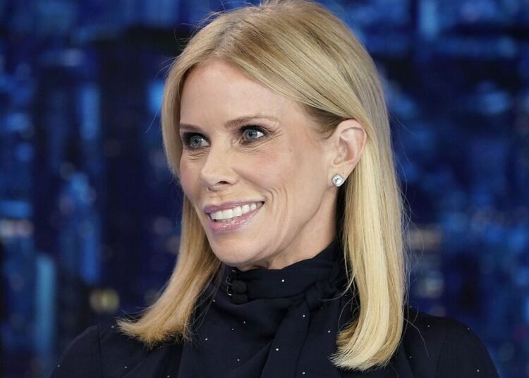 Cheryl Hines says people 'just stopped talking' to her over MAGA - Celebrity News - Entertainment