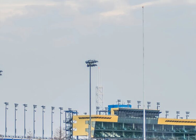 Chiefs and Royals eye locations as deadline for deal approaches