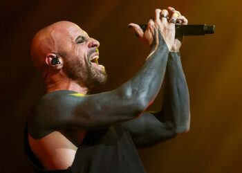 Chris Daughtry Talks AI Fakes: 'This Is Absolute Bullshit'