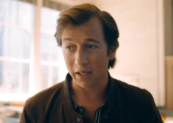 Skyler Gisondo's Jimmy Olsen explaining plot in James Gunn's Superman.